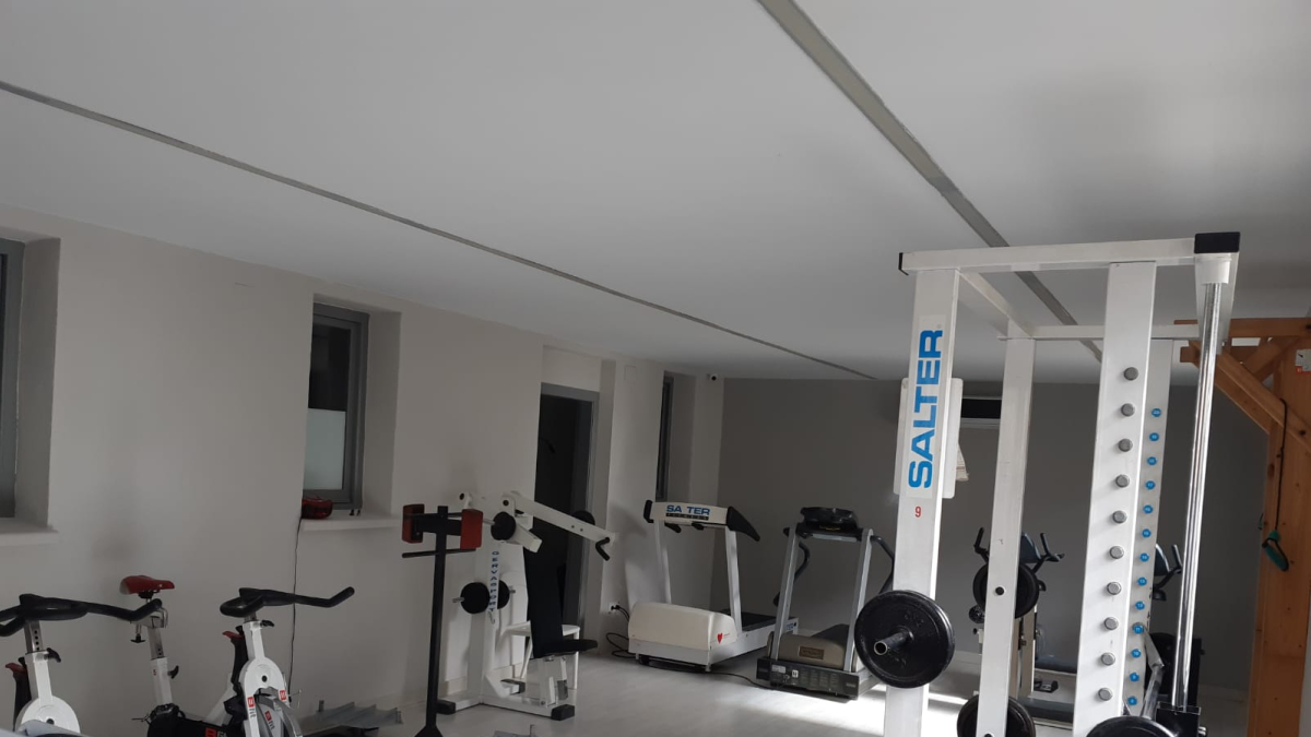 La sala polivalente con las nuevas máquinas ayer, a pocas horas de su inauguración oficial.
