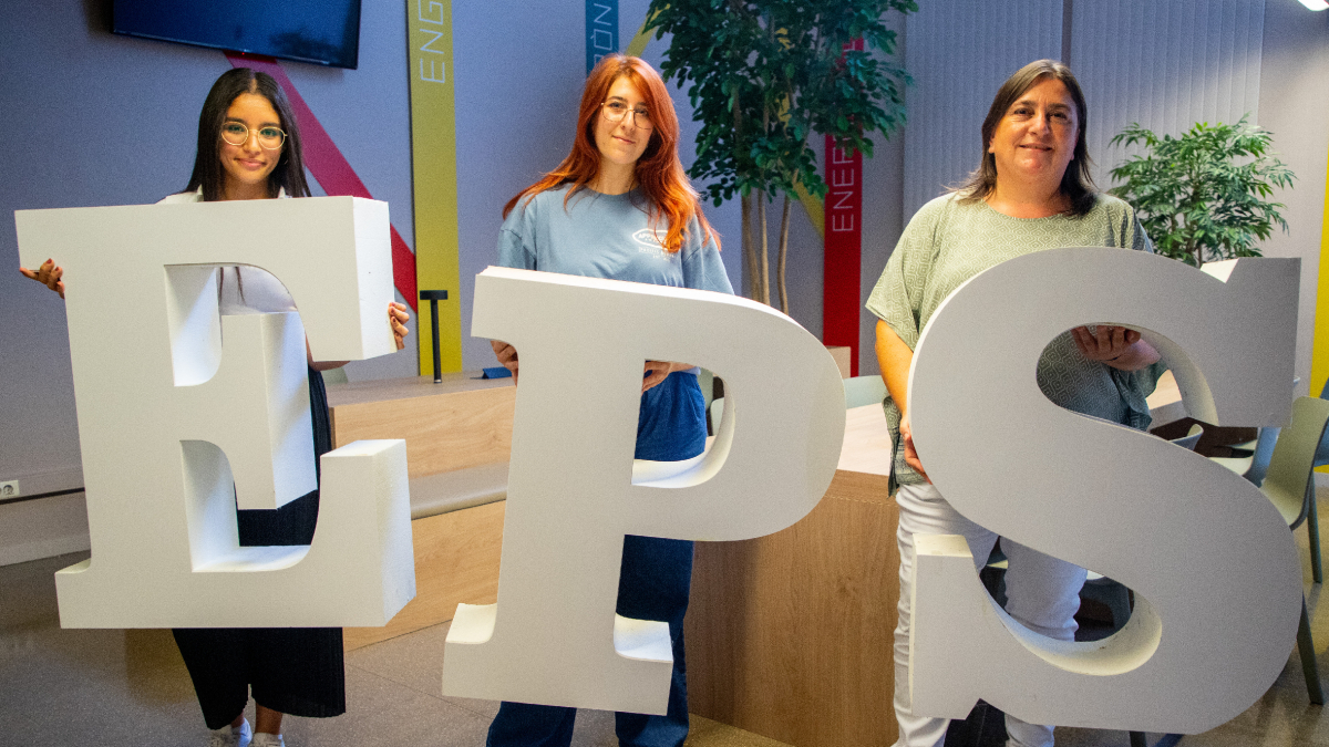 Cahymaa Dkouk y Laura Haro son dos leridanas que estudian Ingeniería Informática en la UdL. - GERARD HOYAS