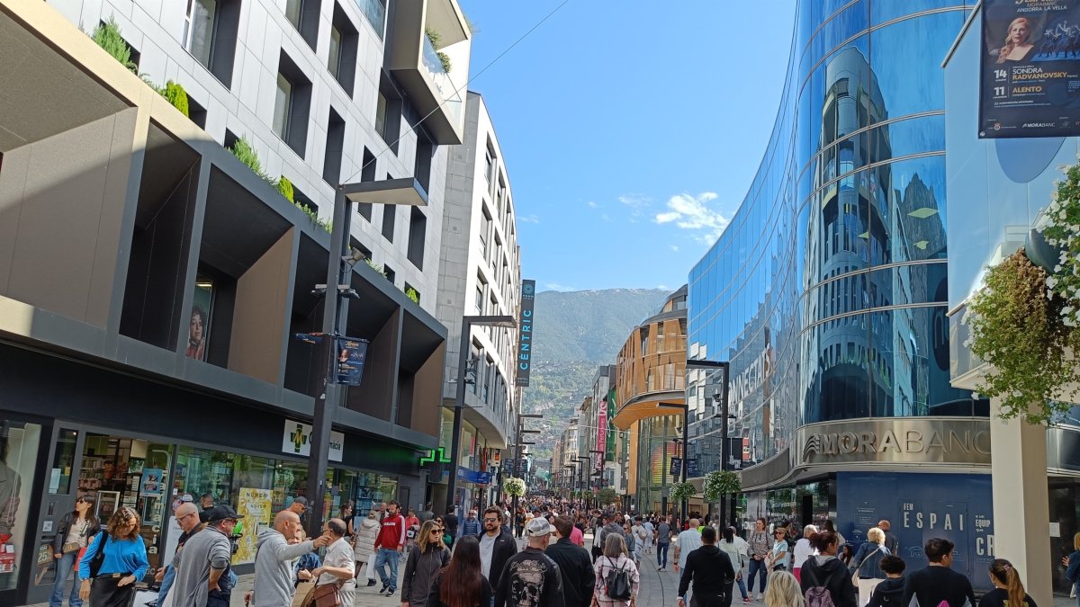 Imatge d’arxiu de l’avinguda Meritxell, a Andorra la Vella.