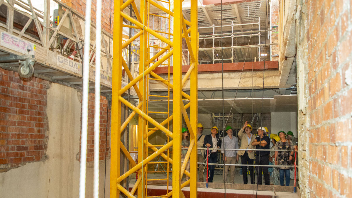 Visita de obras al edificio el pasado 1 de agosto, con representantes de las diferentes instituciones. - GERARD HOYAS