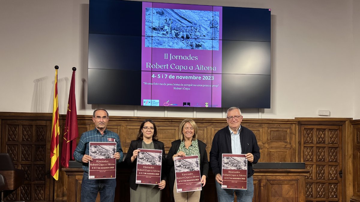 Las autoridades, ayer en la presentación de las jornadas. - X.R.