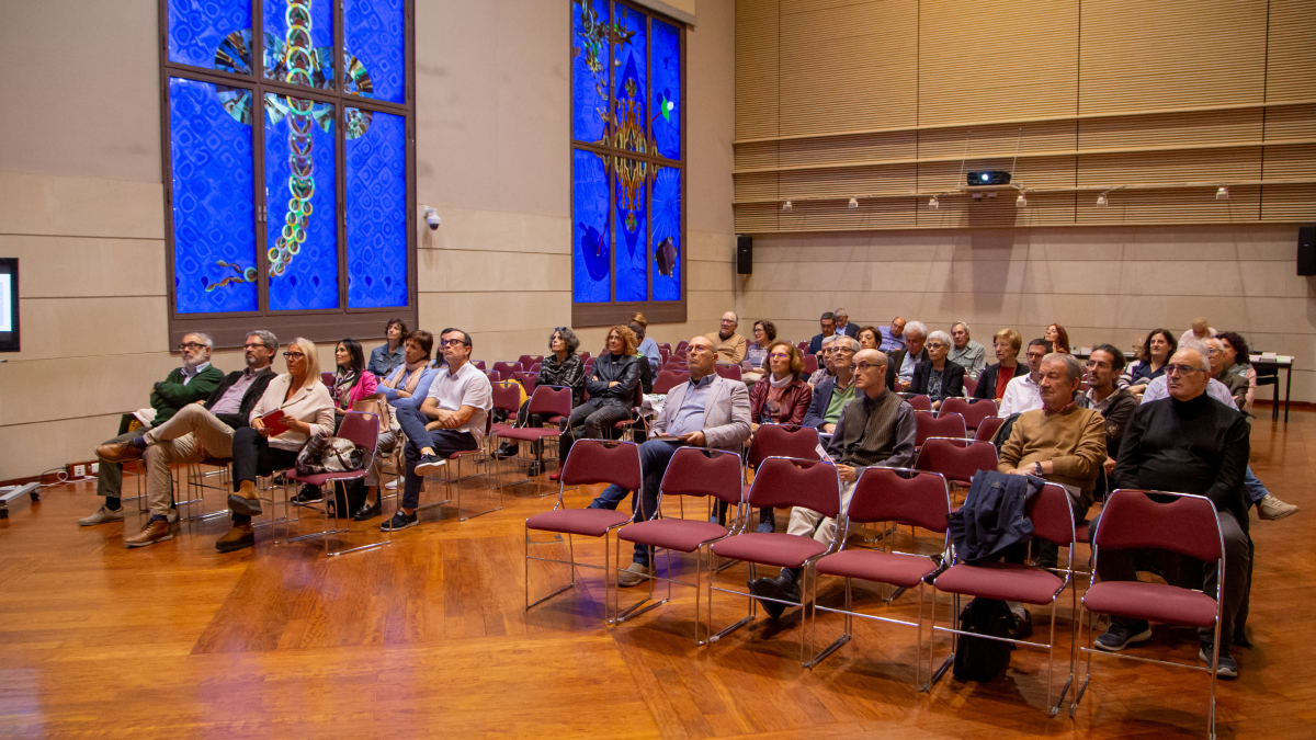 Público ayer en el simposio dedicado a Vallverdú en la UdL. - JORDI ECHEVARRIA