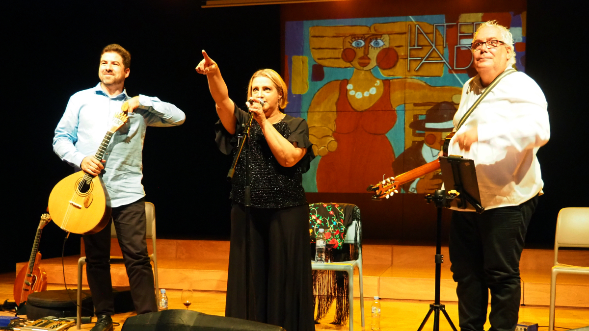 Rui Rocha, Sandra Camilo y Tiago Lopes, en el Espai Orfeó de Lleida. - J.C.