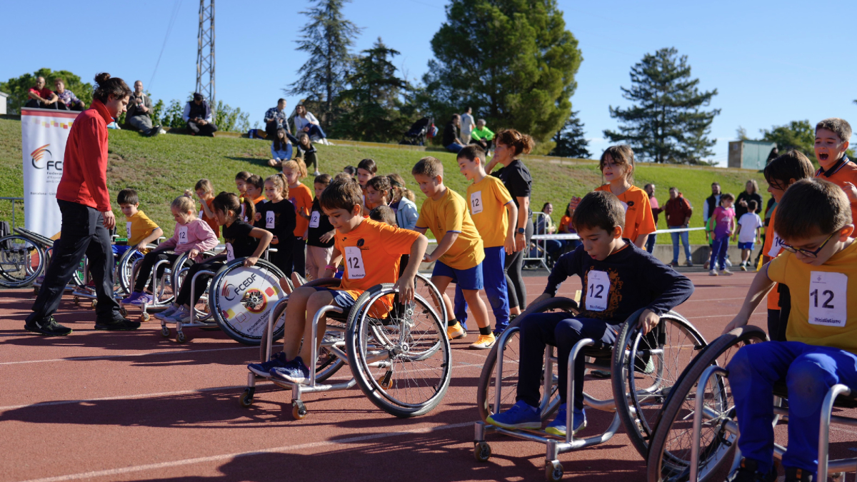 Una de las pruebas era experimentar con una silla de ruedas. - AJUNTAMENT DE LLEIDA