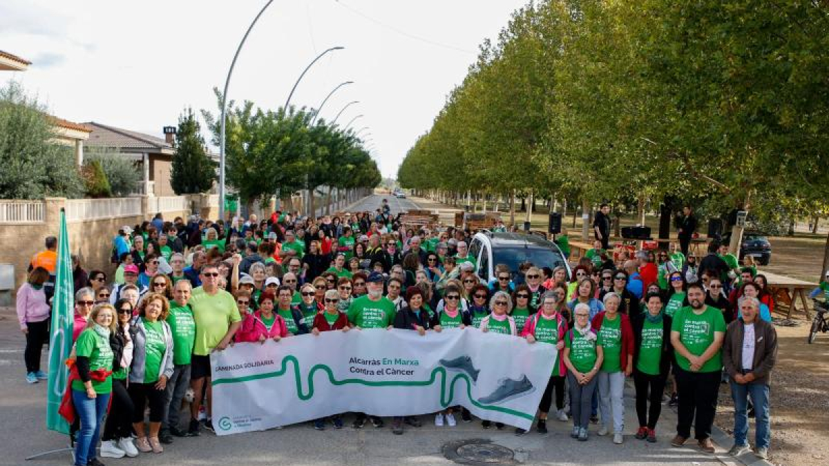 Els participants de la marxa ahir a Alcarràs. - AJUNTAMENT D’ALCARRÀS