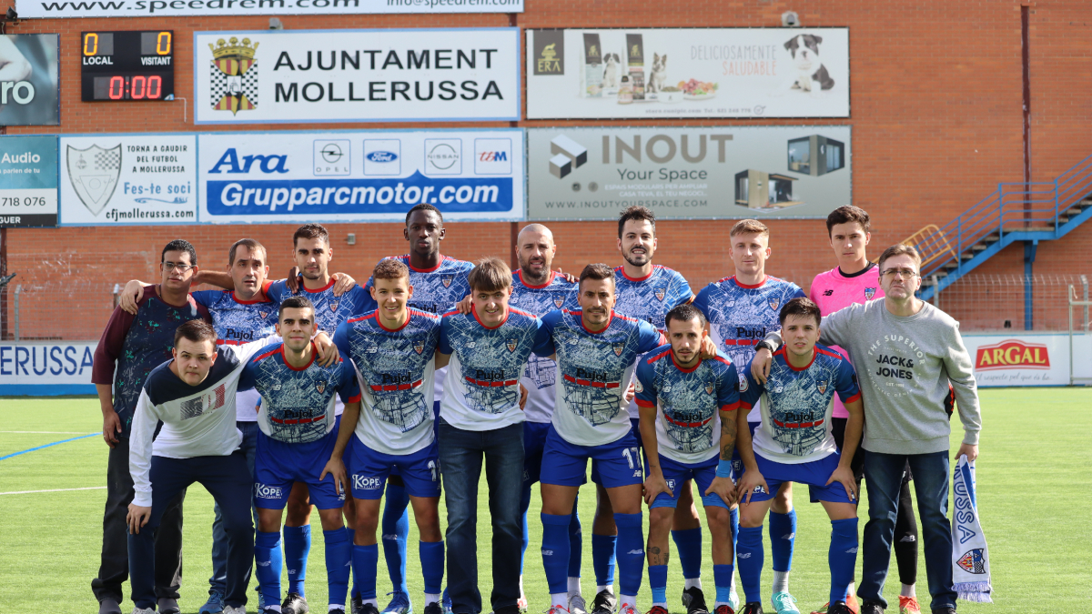 Miembros de Acudam se hicieron una foto con el equipo de la capital del Pla d’Urgell. - ALBA RIVERA