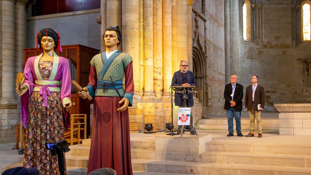 Els Gegants Xinesos de Lleida van fer 80 anys. - JORDI ECHEVARRIA