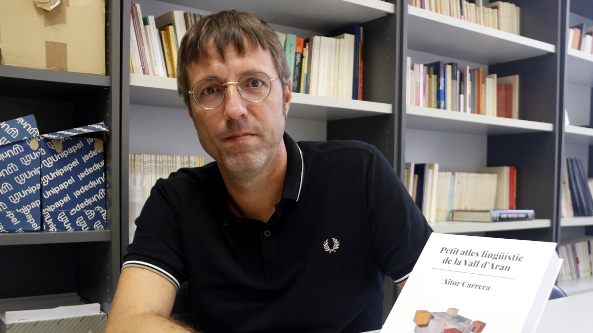 El filólogo y doctor en Filología Catalana, Aitor Carrera, autor del ‘Petit atles lingüístic de la Vall d’Aran’. - ACN