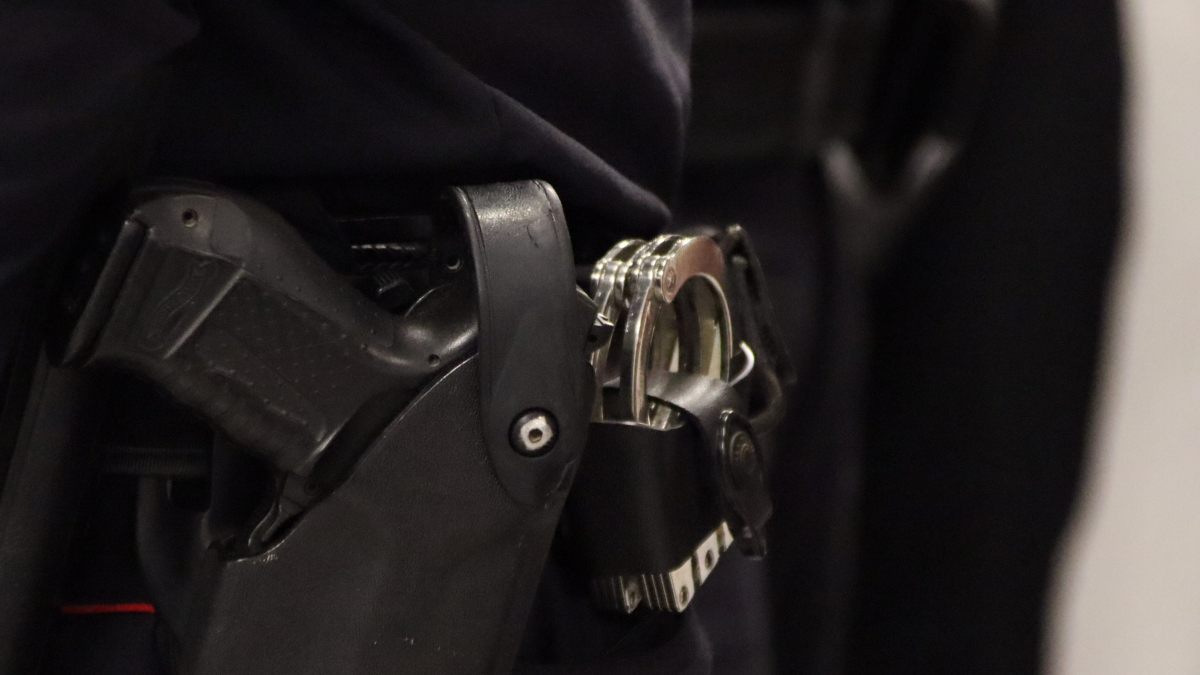 Unes manilles dels Mossos d'Esquadra