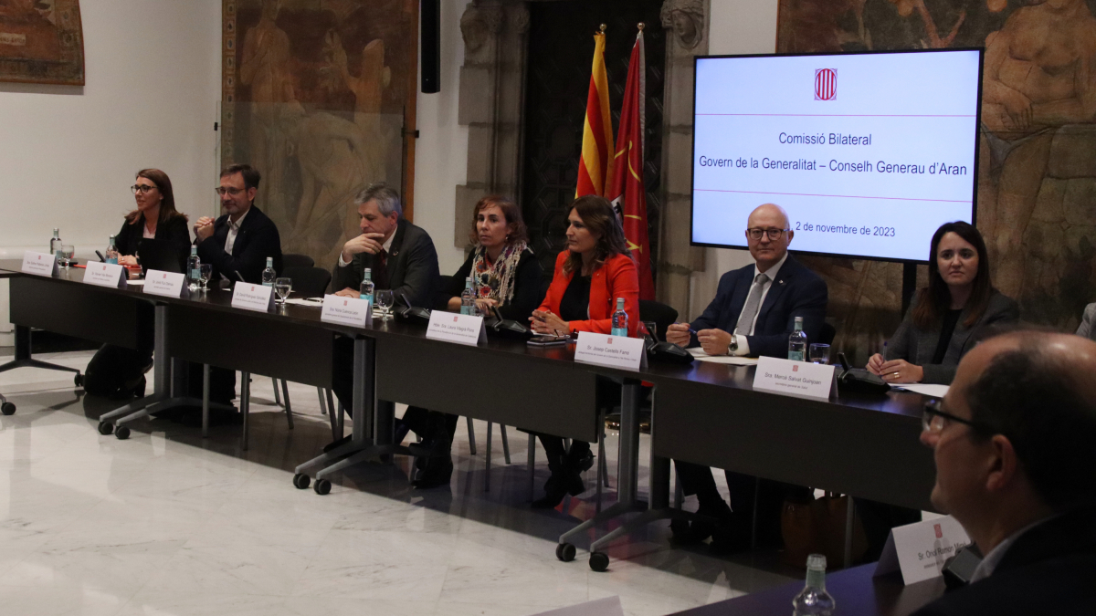 Un moment de la Comissió Bilateral Generalitat-Conselh Generau d'Aran, amb la consellera de la Presidència, Laura Vilagrà, i la Síndica d'Aran, Maria Vergés.