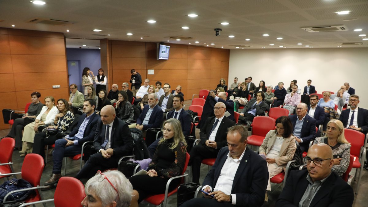 Los asistentes a la jornada en el Col·legi d’Economistes. - AMADO FORROLLA