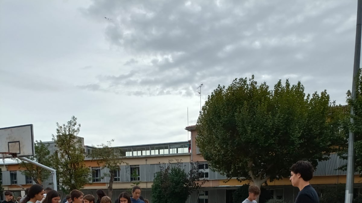 Estudiantes del Gili i Gaya durante una prueba de la gincana matemática. - AMADO FORROLLA