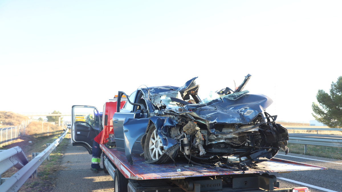 Imagen de archivo de un turismo implicado en un accidente mortal en Lleida.