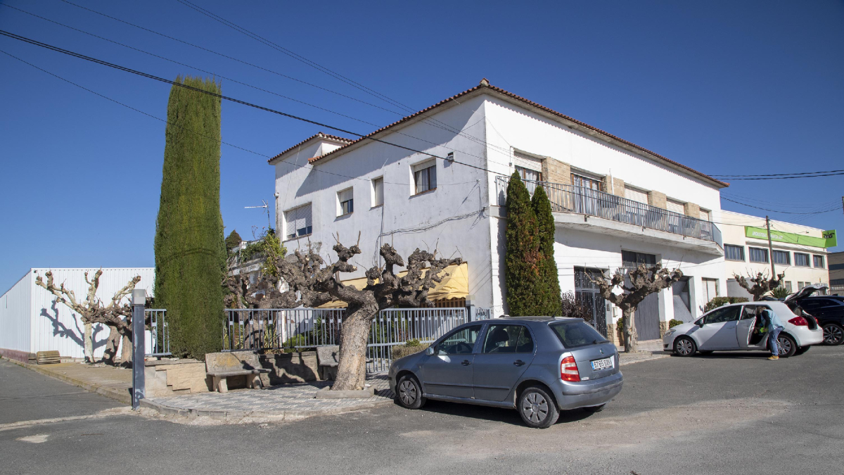 La UTE ha alquilado las instalaciones de Cárnicas Armengol para trabajar en la iniciativa. - X.SANTESMASSES
