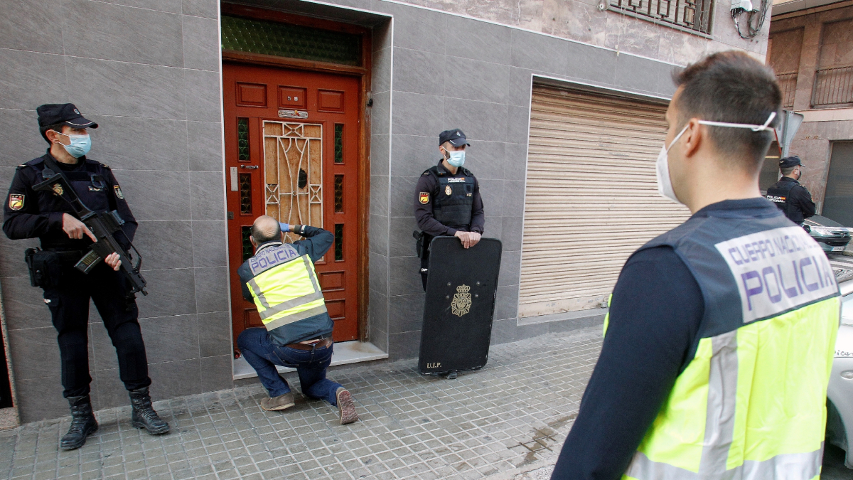 Imagen de archivo de un operativo de la Policía Nacional. - EFE
