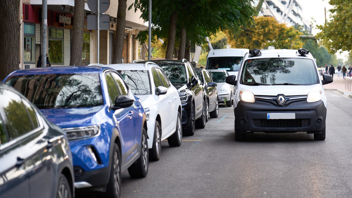 Vista del vehículo con las cámaras en prueba ayer en Cappont. - MARIO GASCÓN/PAERIA