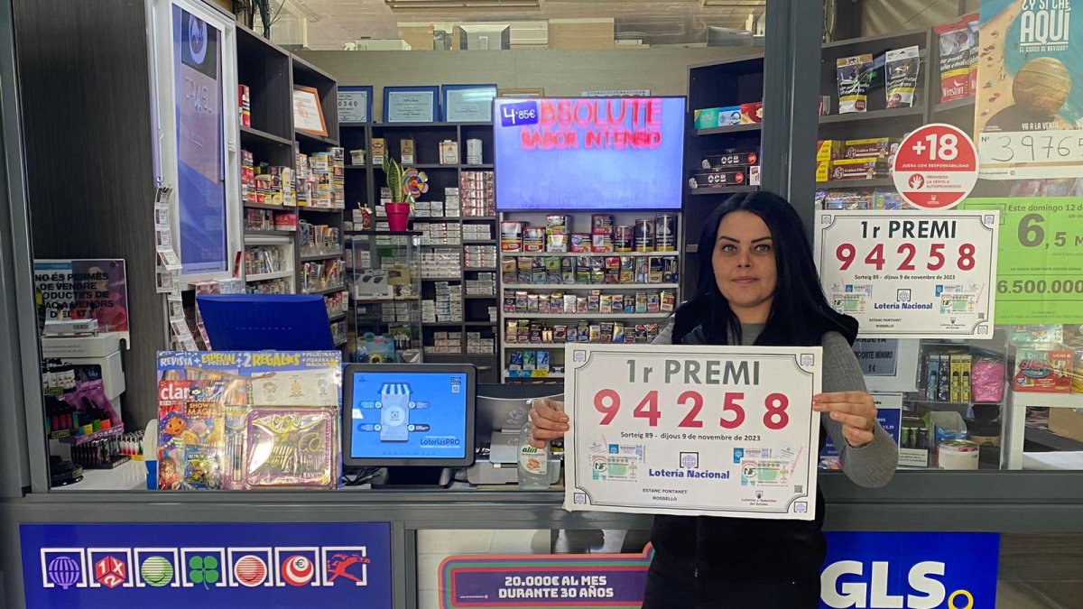 Rosselló celebra su suerte en la Lotería