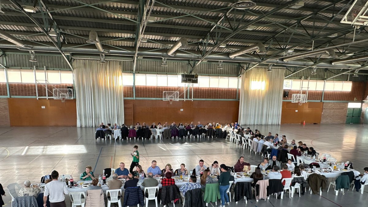 L'associació de veïns de Magraners celebra un dinar de germanor - AV MAGRANERS
