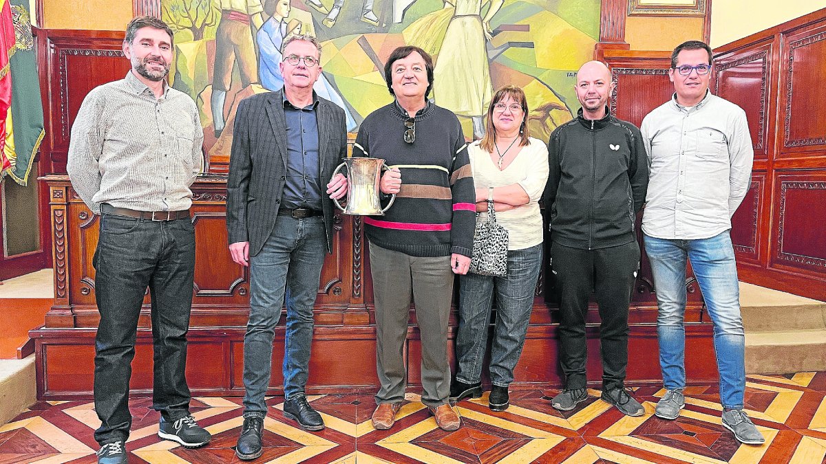 Joan Talarn i Enric Vall, al centre, ahir durant la recepció de la Diputació al CTT Borges. - DIPUTACIÓ DE LLEIDA