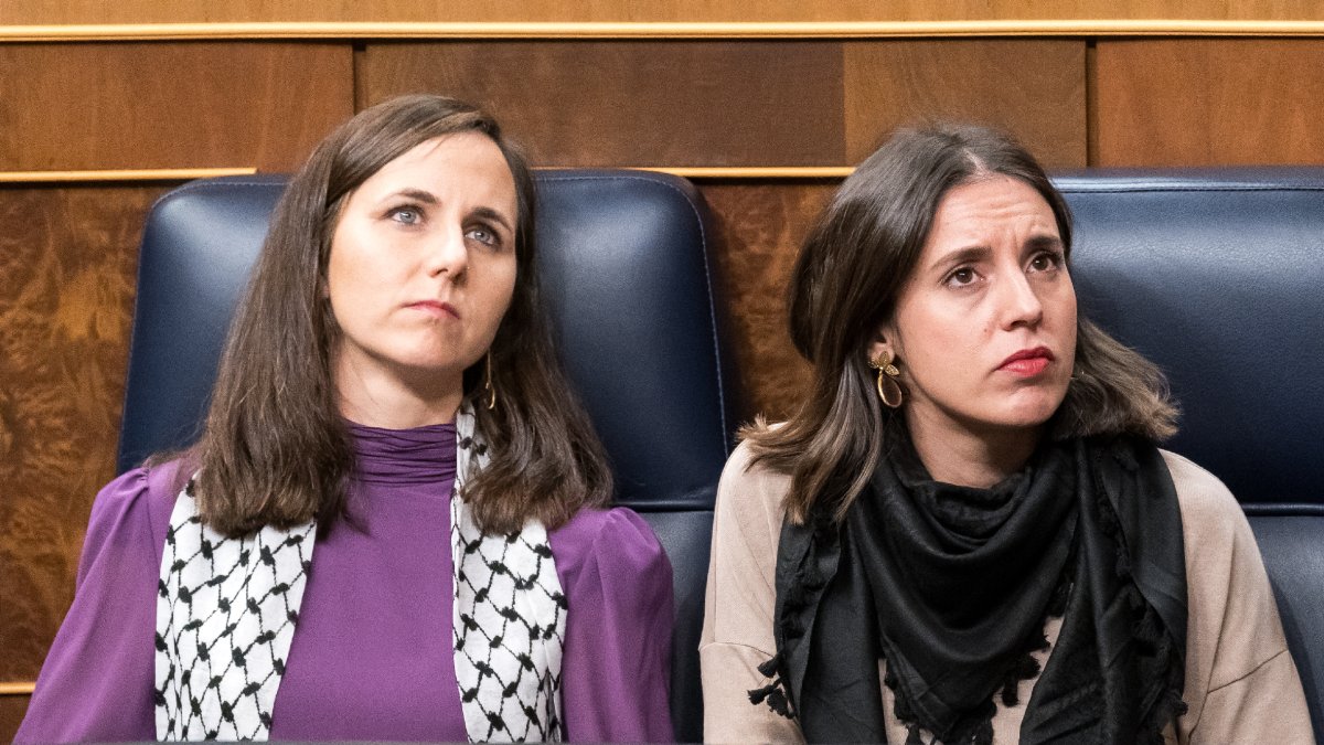 Ione Belarra i Irene Montero, ahir en el ple d’investidura. - EUROPA PRESS