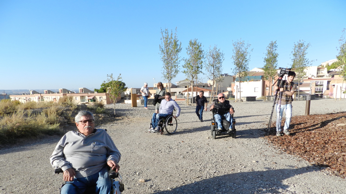 Imagen de archivo durante el estudio sobre accesibilidad en el bosque urbano de Magraners en Lleida. - ASPID