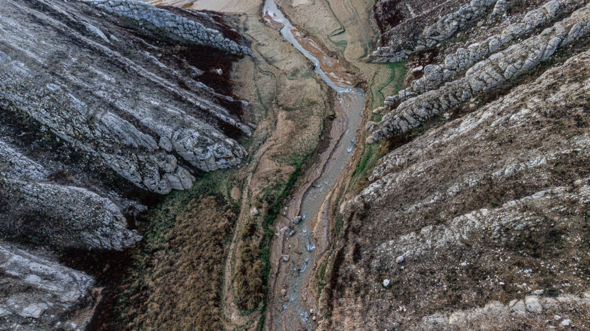 Punto del pantano de la Losa del Caballo, prácticamente seco