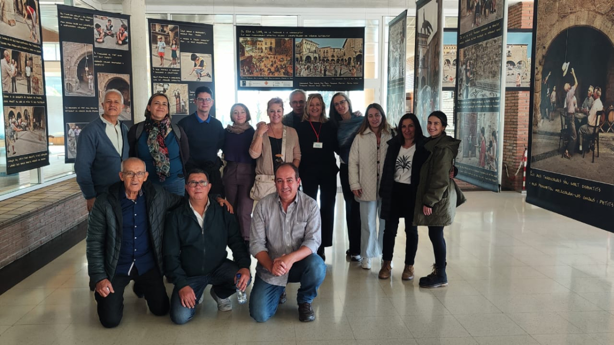 Expertos de Europa y Túnez, liderados por el leridano Pere Lavega, ayer en el Inefc.