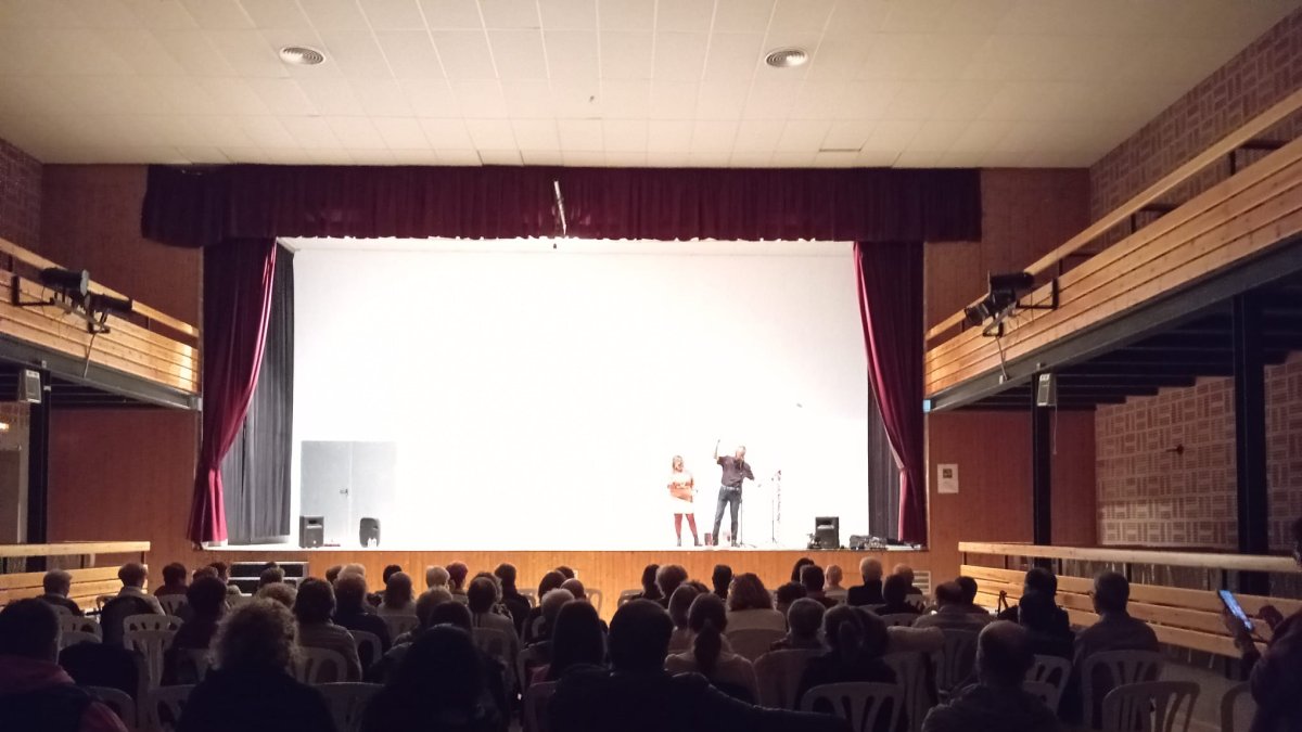 Un momento de la representación teatral de Castellnou. - A.D.C.