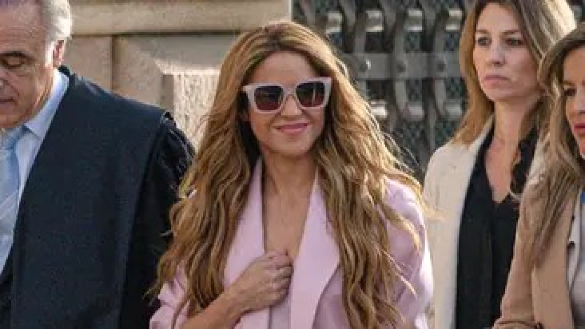 Shakira sortint dels jutjats. - SEGRE