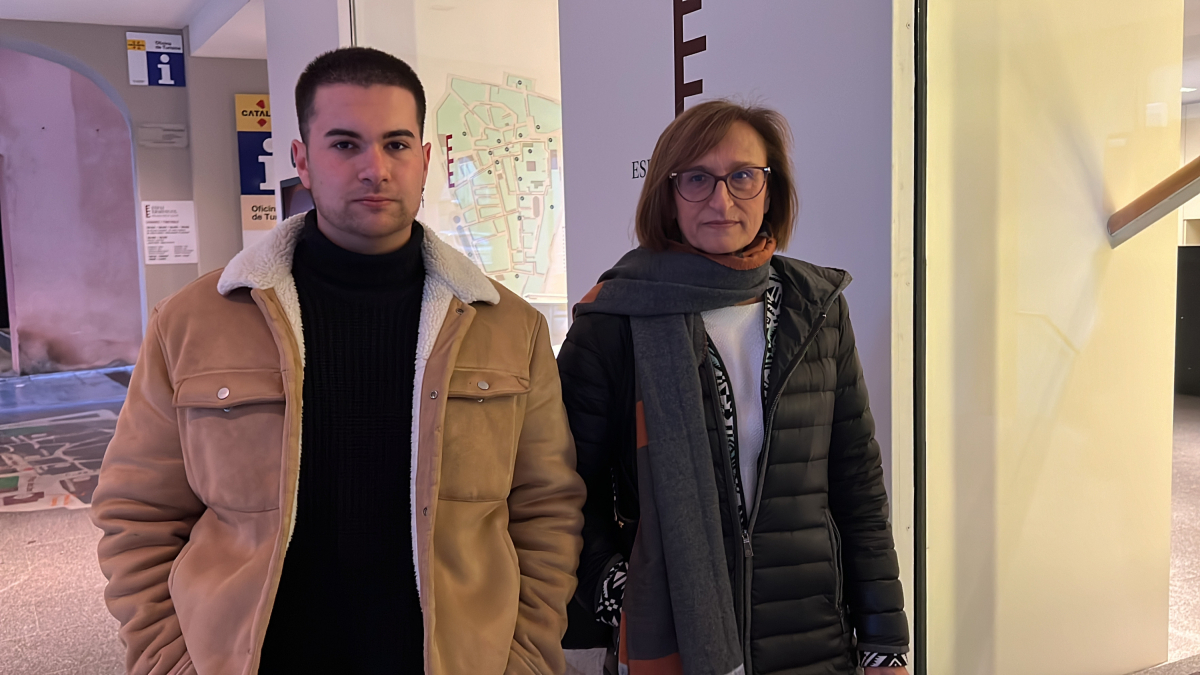 Rosa Ballabriga y Àlex Lagura, madre de acogida y joven acogido.