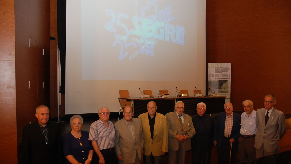 Deu dels vint-i-nou testimonis del documental en la presentació de ‘El braç de les fúries’ en CaixaForum.