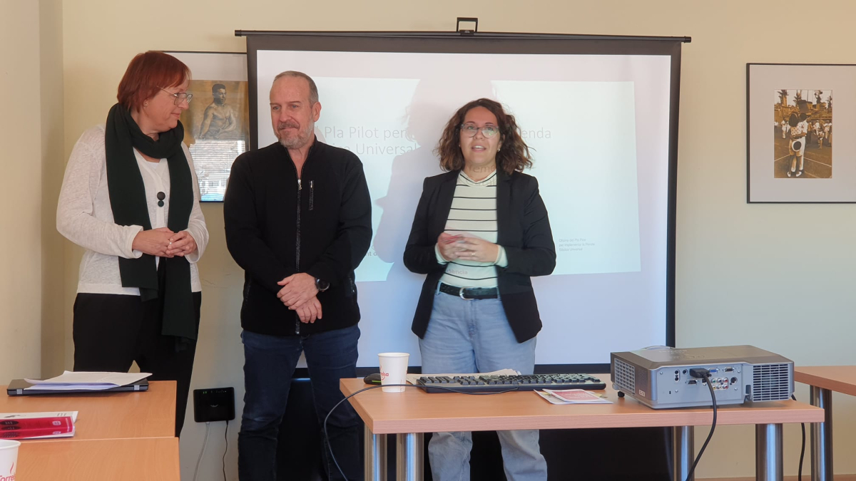 Bergés, Raventós y Laura Alcalde, ayer durante el acto. - R.G.