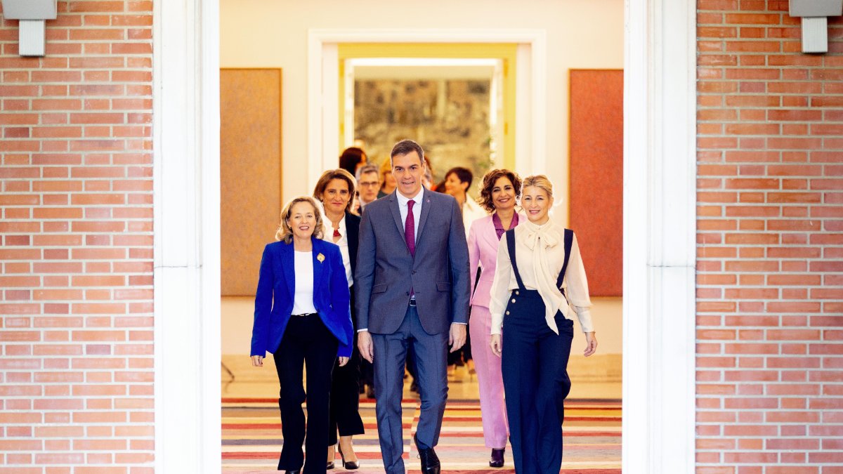 El presidente español reunió ayer por primera vez a su nuevo Consejo de Ministros. - EUROPA PRESS