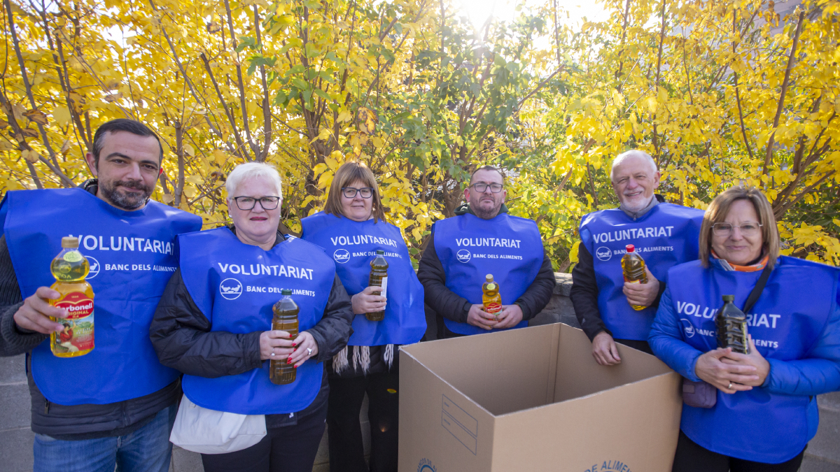 El club quiso sumarse al Gran Recapte del Banc dels Aliments de Lleida. - JORDI ECHEVARRIA