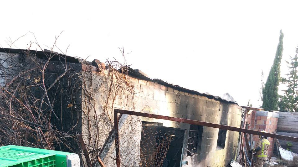 El almacén agrícola donde hubo un incendio en Montagut. - BOMBERS