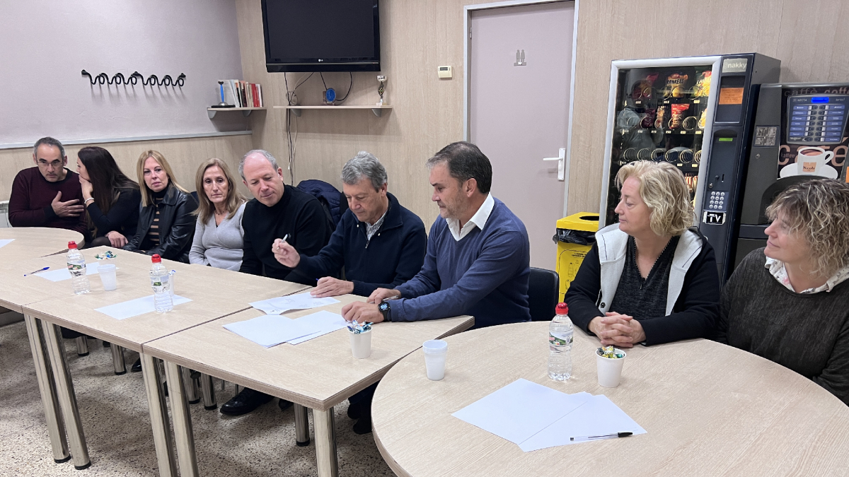 La firma de la cesión del terreno para la residencia de Castellnou. - X.R.