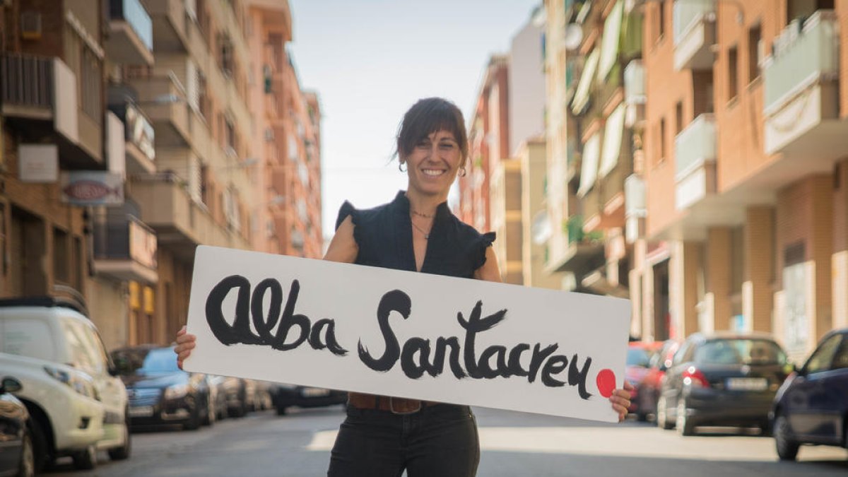 tèxtil. La principal línia de Santacreu són samarretes i bosses de mà.