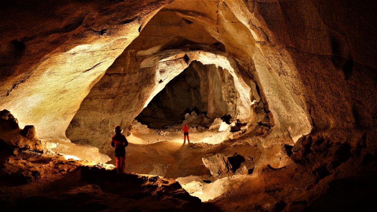 excursions subterrànies pel pirineu i les terres de Llleida
