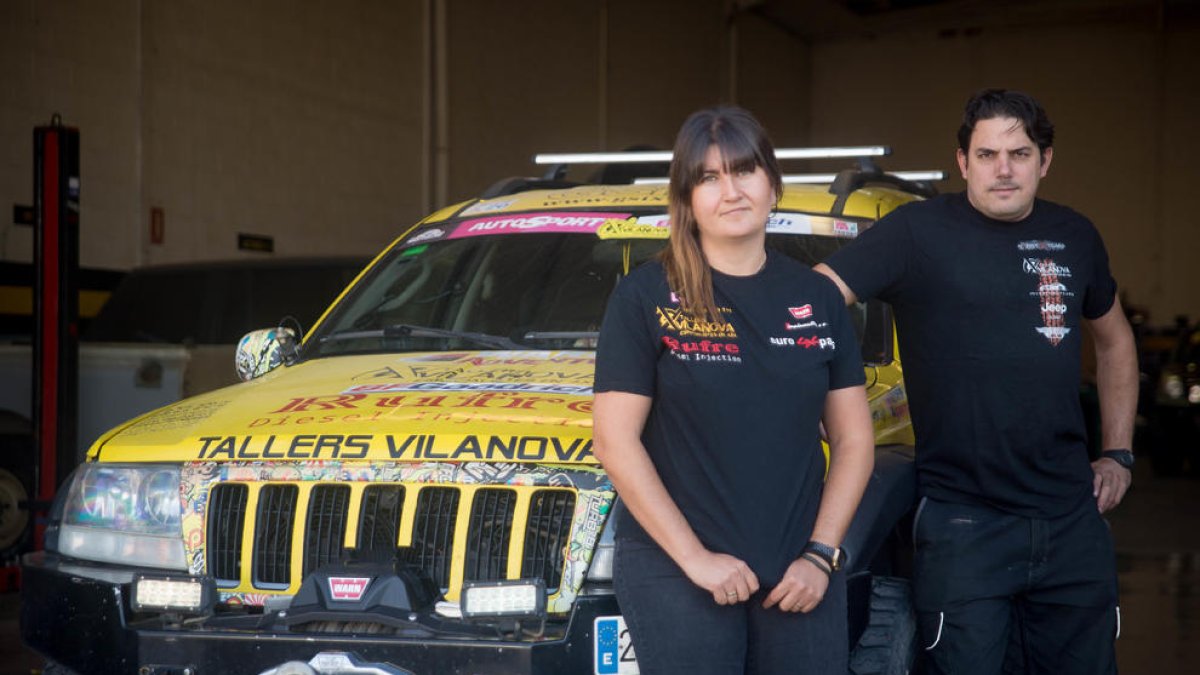totterreny. Al taller preparen cotxes per a la competició extrema i reparen vehicles pensats per al dia a a dia.