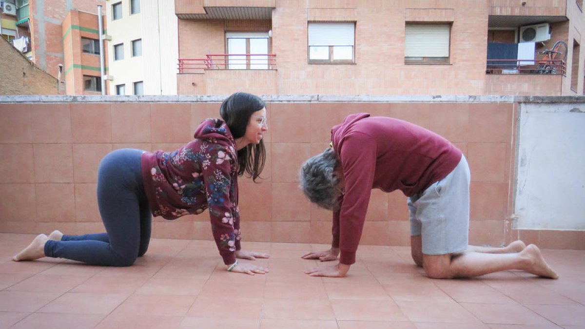 més enllà del físic. Estimar-nos i estimar la gent que ens envolta també forma part del ioga perquè ens acosta al benestar interior.