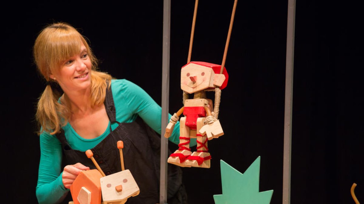 ‘laika’ i ‘girafes’. Per celebrar els 25 anys del cicle, el dia de l’aniversari hi haurà una doble sessió d’espectacles.