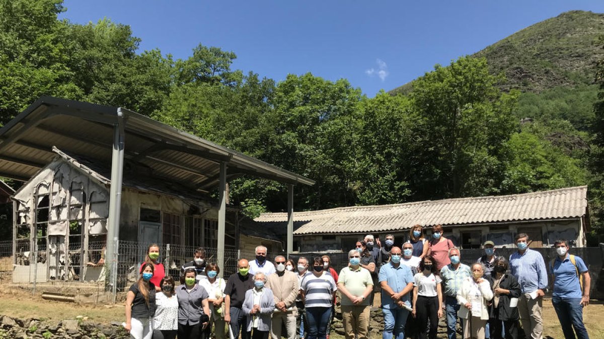 Consulta. Els veïns participants en la presa de decisions per restaurar-lo.