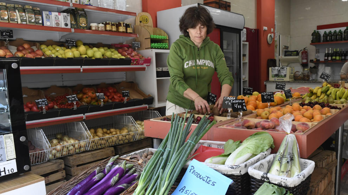 Dies temàtics. A Sara Fruits cada 15 dies tenen un assortit de verdures i fruites asiàtiques.