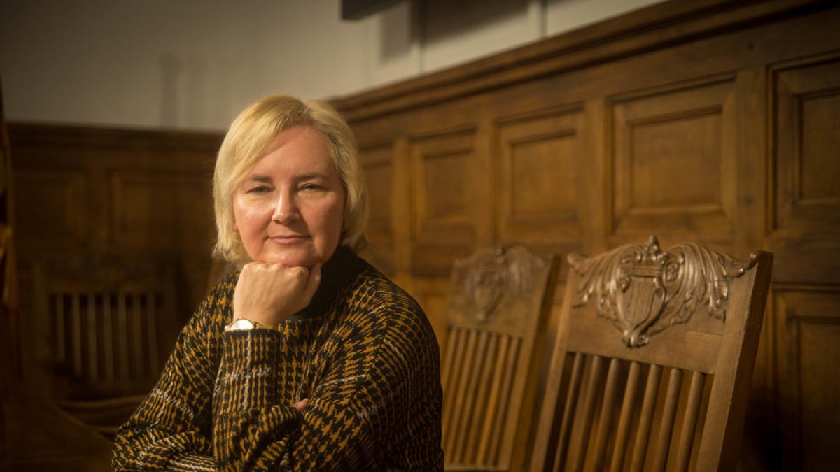 Maria Àngels Cabré: “Les quotes estan pensades per sumar veus i enriquir la societat”