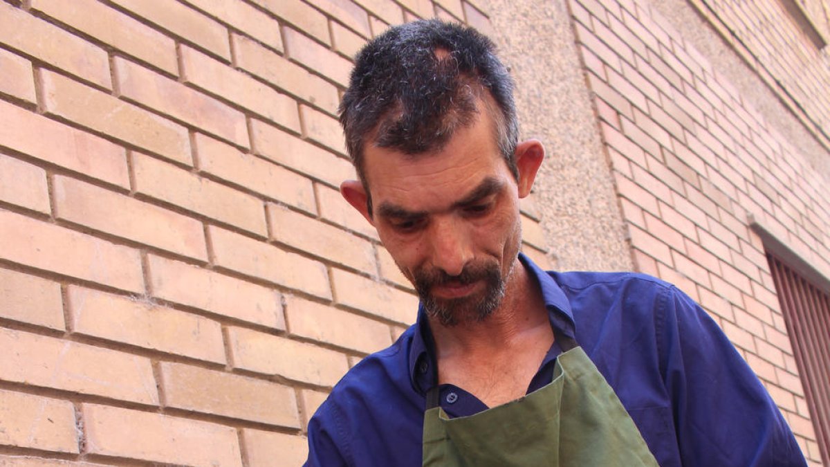 Javier Cuesta: “És més fàcil tallar-se amb un ganivet sense esmolar que no pas ben esmolat”