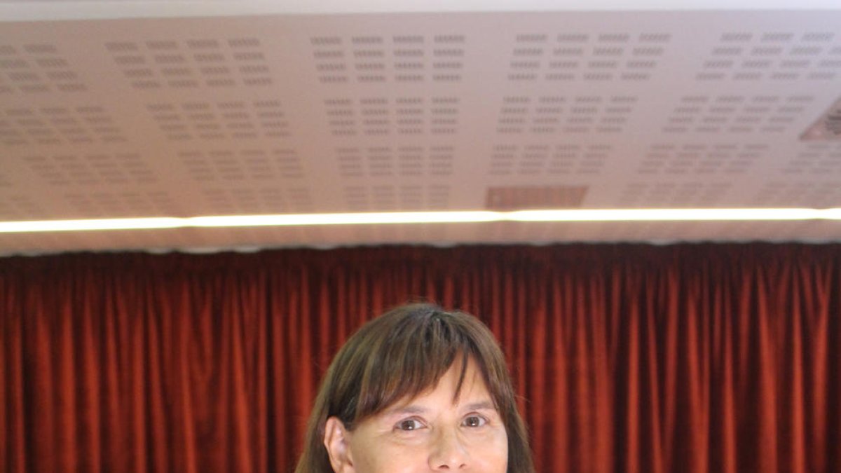 Carme Castelló: “Anem enrere, a la música, al cine i a les sèries es promou la violència masclista”