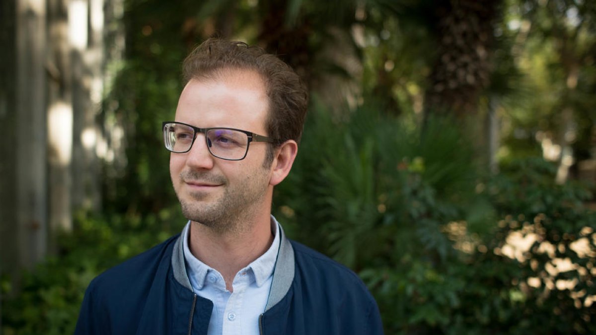 Néstor Bayona: “M’atreu el talent d’expressar música sense un instrument, inspirar els músics i el públic a través del gest”