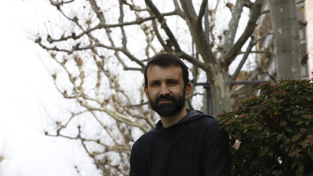 Pau Juvillà: “No tots els mossos d’esquadra que surten a la novel·la són dolents”