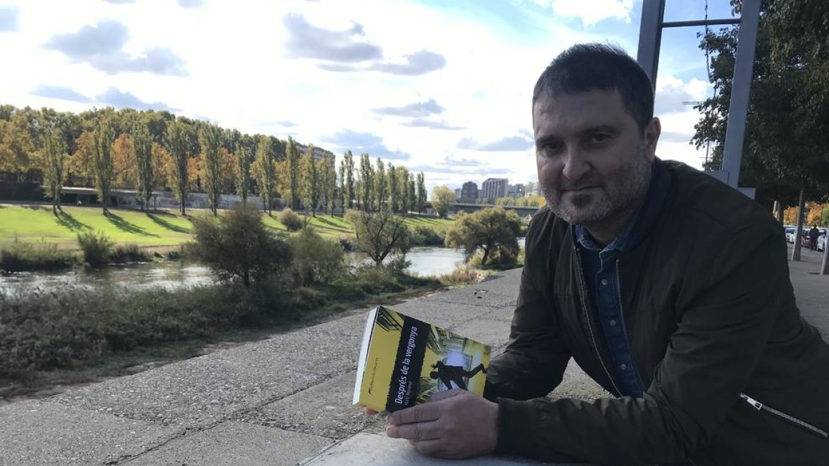 Marc Moreno: “Necessitava abocar en una novel·la com m’havia canviat la malaltia”