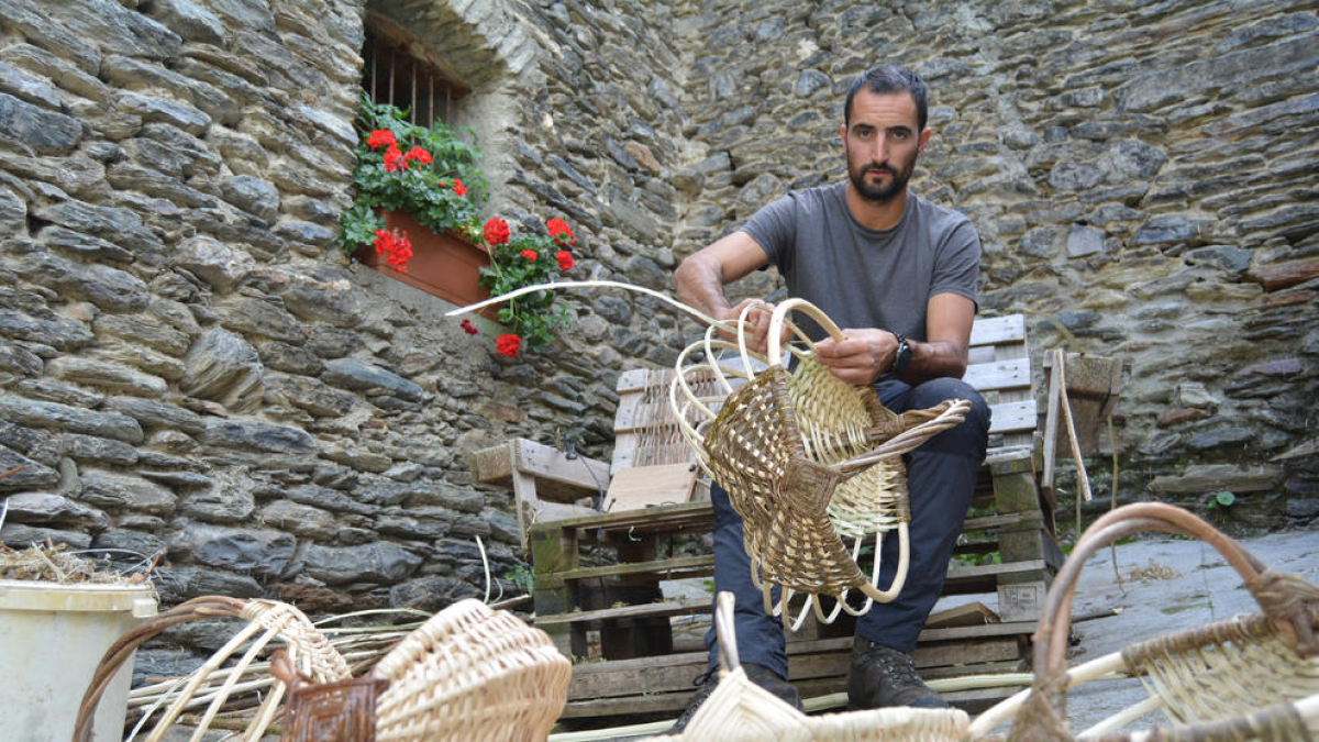 Àngel Marqués Aguilar: “Un paner d’avellaner només el pots trobar al Pallars”